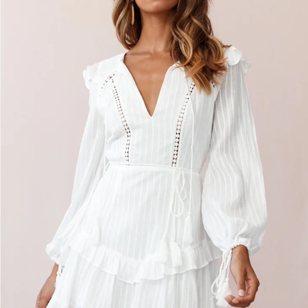 SELFIE Leslie Truly Bell Elegant cream Ruffle Dress sz. S